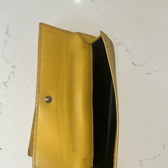 Gucci Yellow Leather Wallet with Monogram Design - Picture 7 of 8